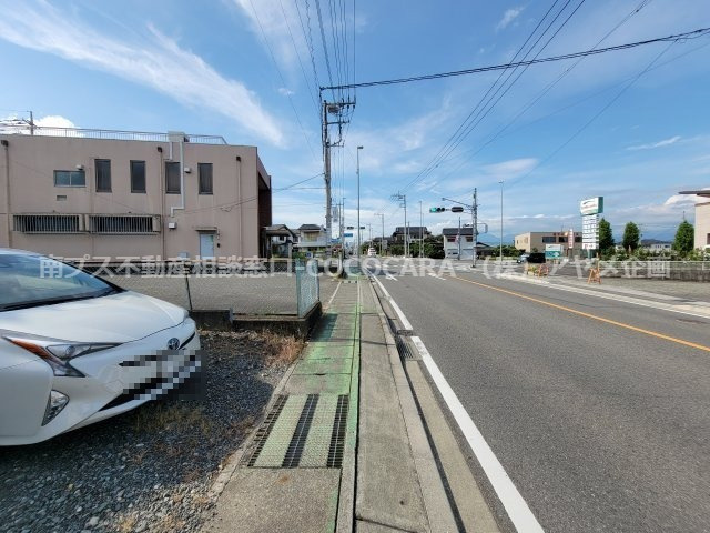 【仲介料10％OFF】南アルプス市飯野　3LDK　中古住宅の周辺|大きい道路にもとっても出やすいです！