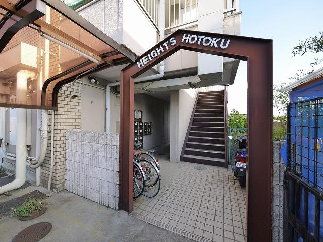 ハイツ報徳のエントランス