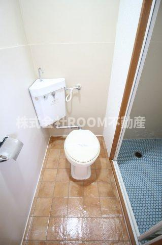 ガーデンHRのトイレ|ゆったりとした空間のトイレです