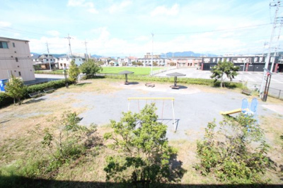 【展望】 | ライネスハイム　Ｃ棟 | 洋室の窓から撮影・公園が目の前にあります♪
