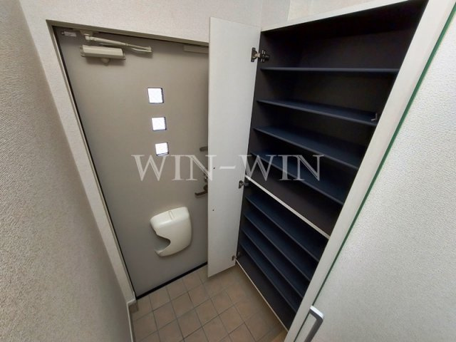 グロリエッテ上地 Aの玄関