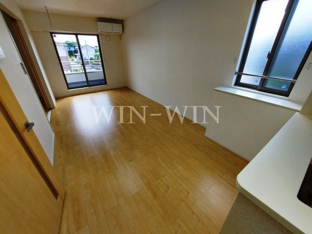 グロリエッテ上地 Aの居間・リビング