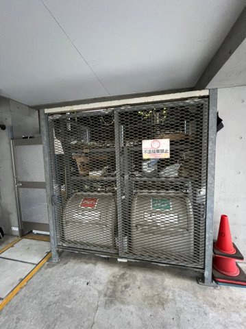 ル・シェルブルーのその他共用部分|敷地内ゴミ置き場