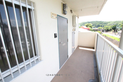 【玄関】 | エスペランス5 | 毎日通る玄関はこちらです
エスペランス5　303号室　2022/7/29撮影