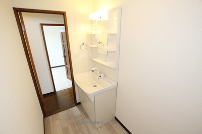 【洗面所】 | エスペランス5 | 脱衣スペースもあります
エスペランス5　303号室　2022/7/29撮影