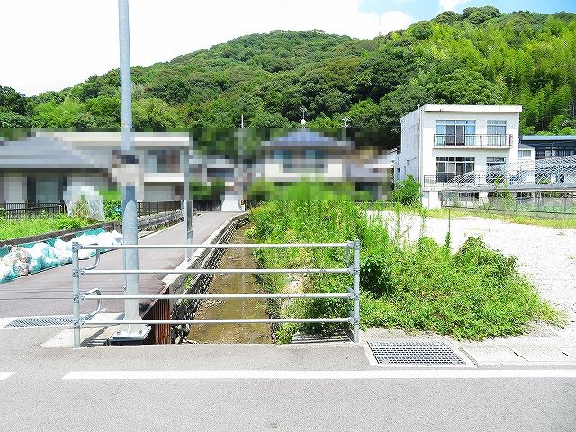 高知市 五台山 売土地の前面道路含む現地写真