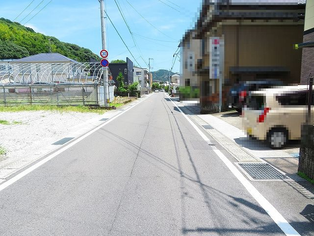 高知市 五台山 売土地の前面道路含む現地写真