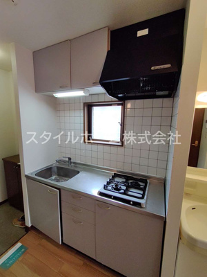 【キッチン】 | トーヨーコートウィステリア | 別部屋写真です。