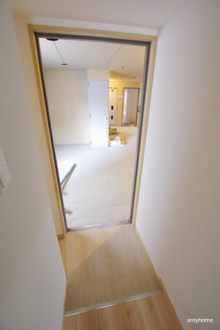 グラングレース都島　仲介手数料無料の玄関
