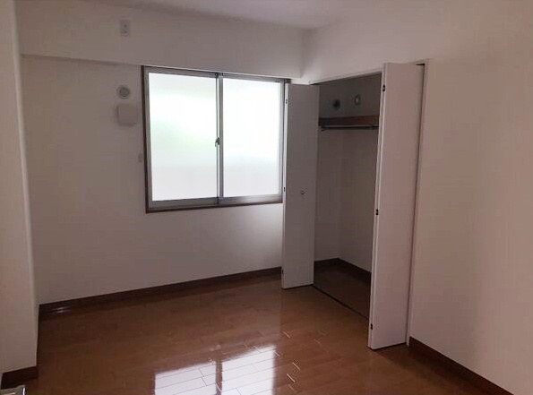 名次町ロジュマンの居間・リビング