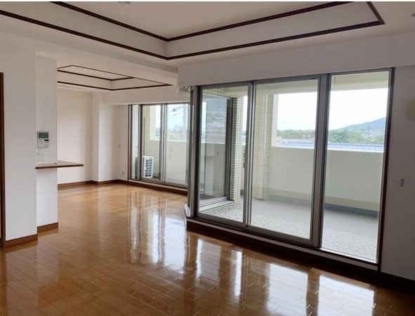 名次町ロジュマンの居間・リビング