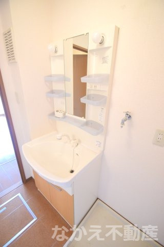 【洗面所】 | 脱衣スペースもあります