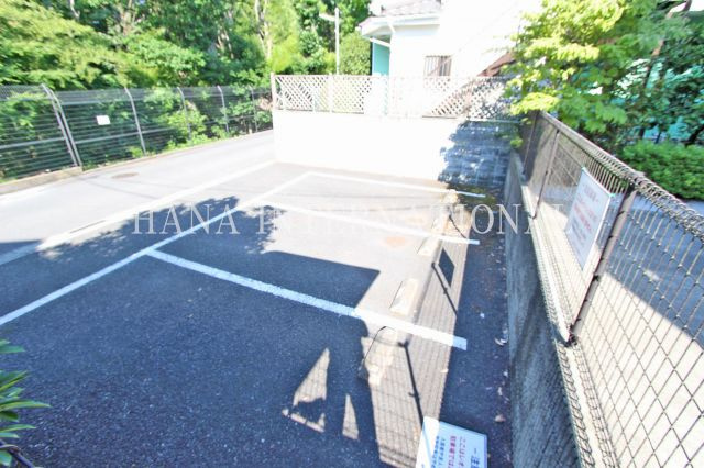 ラ・ポールの駐車場