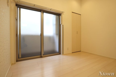 【居間・リビング】 | グランメゾン桜 | ゆったりとしたリビングです