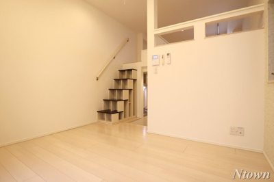 【居間・リビング】 | グランメゾン桜 | ゆったりとしたリビングです