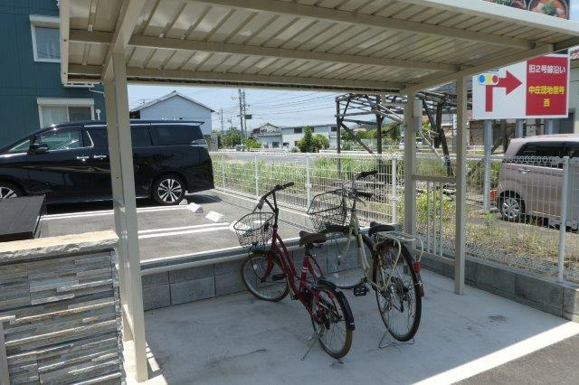 倉敷市羽島のアパートのその他共用部分|自転車置き場