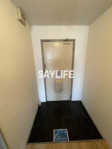 シャローム高井田の玄関