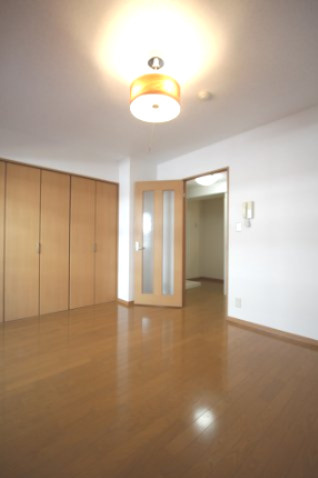 【居間・リビング】 