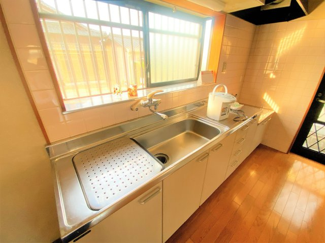 岩滑東町４丁目戸建のキッチン