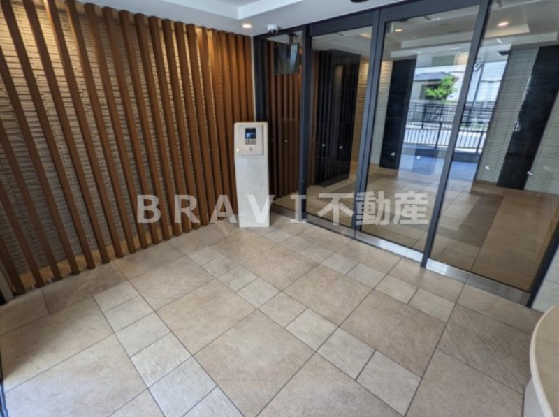 エスリード松屋町グレイス BRAVI不動産のエントランス|【エスリード松屋町グレイス】ゆとりのあるエントランスです
