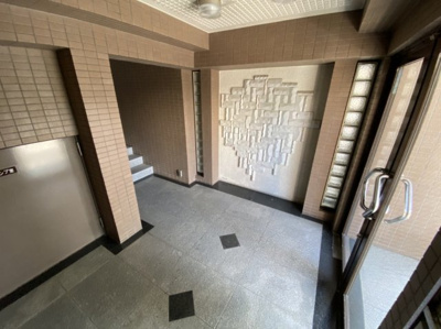 【エントランス】 | ベルヴォア桜塚