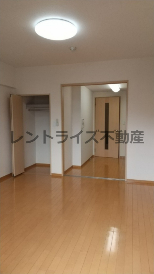 一宮市真清田２丁目の賃貸マンションの居間・リビング