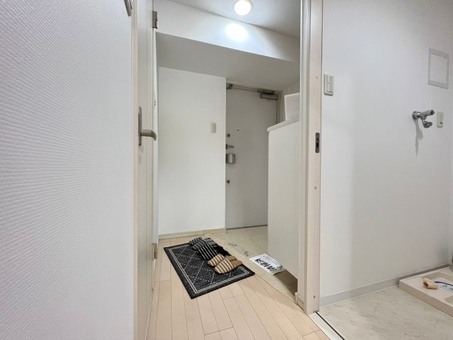 BRAVI南堀江の玄関
