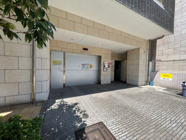 BRAVI南堀江のエントランス