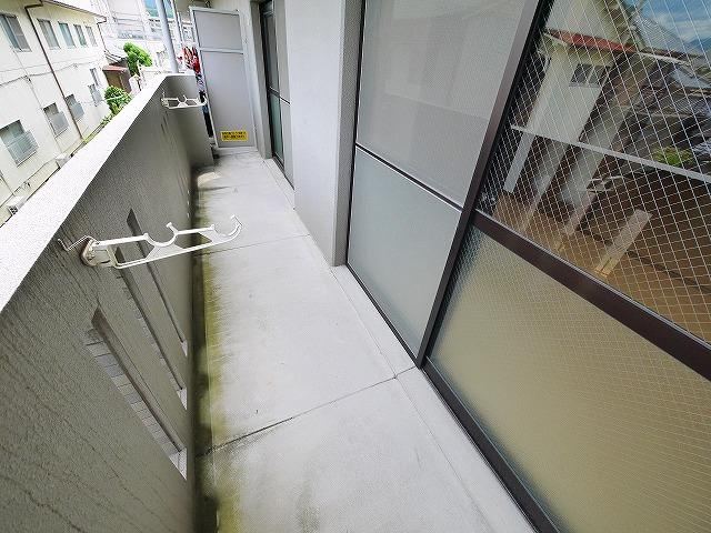 フルーエントⅢのバルコニー|落ち着いた時間を過ごせるバルコニーです