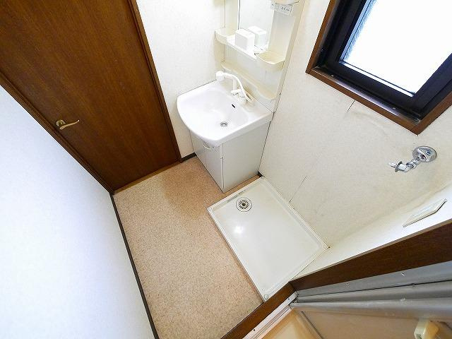 フルーエントⅢの洗面所|明るい洗面所です