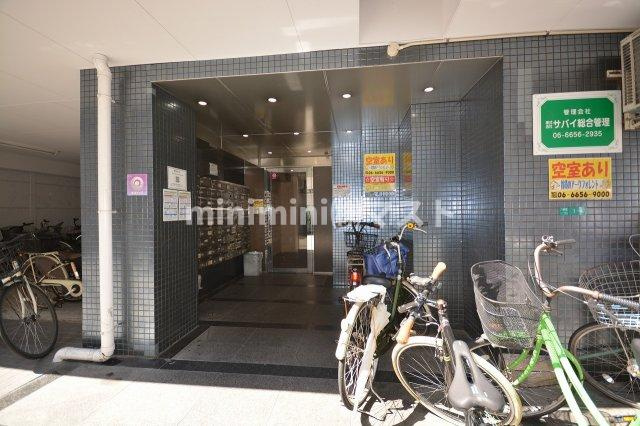 Y`s朝潮橋駅前のエントランス