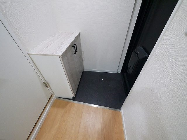メゾンならまちの玄関|収納もある玄関です