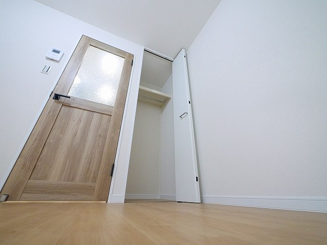 メゾンならまちの収納|こまごまとしたものを収納できそうですね