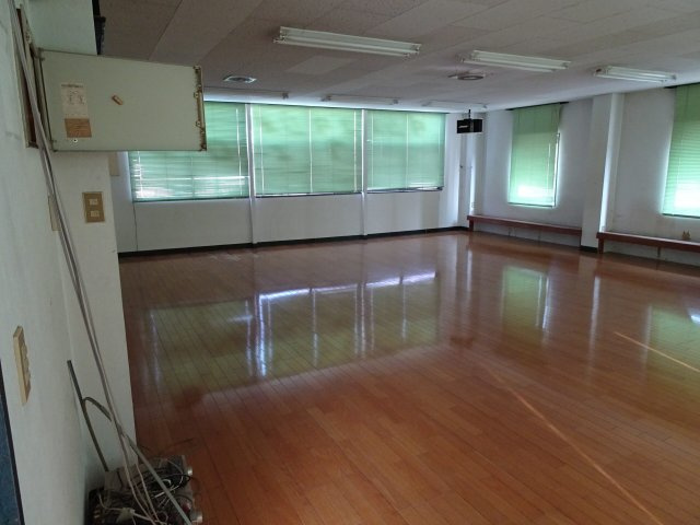 住田ビルの居間・リビング