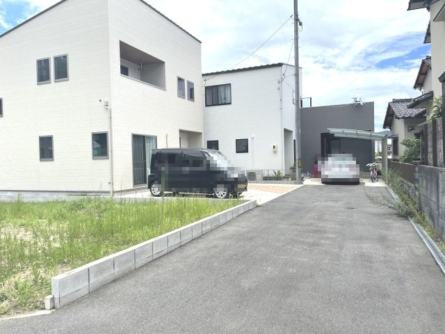 【前面道路含む現地写真】 | 安佐北区深川５丁目　中古戸建て