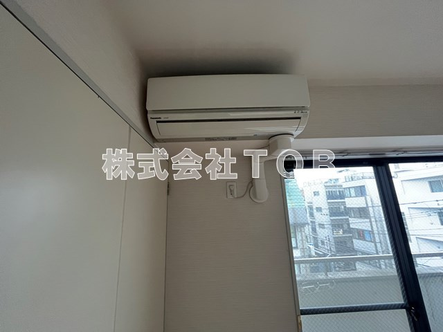 【設備】 | ミール千歳烏山 | 洋室エアコン※クリーニング中の写真