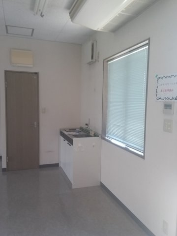 オフィスしらが　事務所の内装