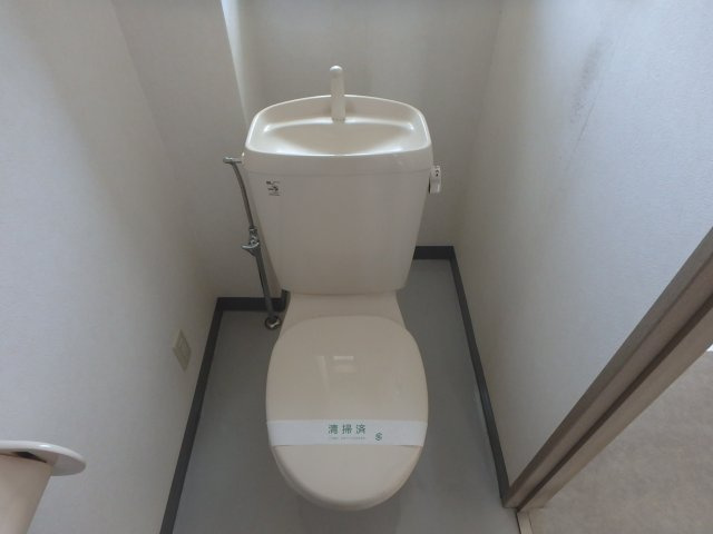 オフィスしらが　事務所の内装