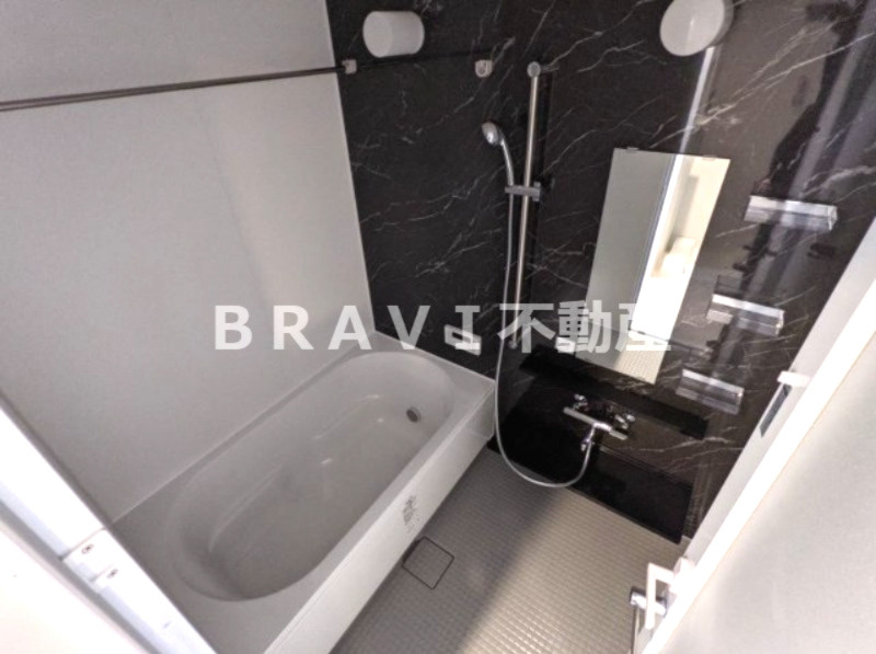 セファ上本町 BRAVI不動産の浴室|【セファ上本町】大きな浴槽・浴室乾燥機付き