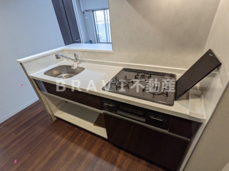 セファ上本町 BRAVI不動産のキッチン|【セファ上本町】3口ガスコンロのキッチン