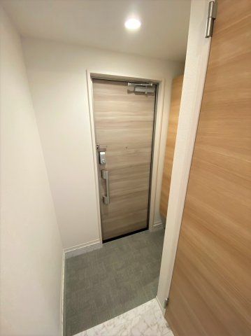 グラン　シャルールＫの玄関