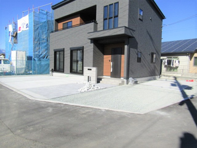 【前面道路含む現地写真】 | エンゼルハウス　甲斐市島上条 | 前面道路含む現地写真です