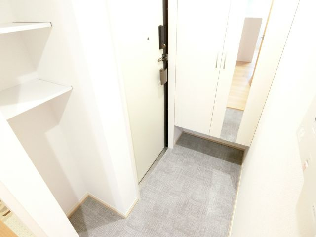 タンカルムニータ の玄関