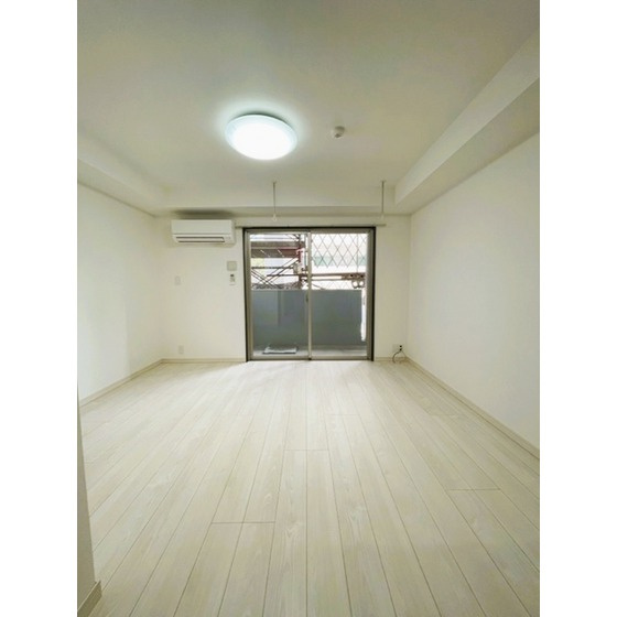熊本市西区春日３丁目の賃貸マンションの居間・リビング