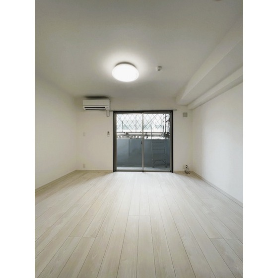 熊本市西区春日３丁目の賃貸マンションの居間・リビング
