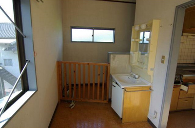 【洗面所】 | 大内アパート | コンパクトで使いやすい洗面所