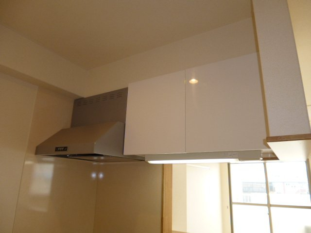 ケイマイティのキッチン|キッチン上収納