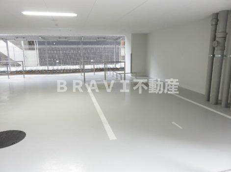 プレサンス京町堀ノース　BRAVI不動産の駐車場|【プレサンス京町堀ノース】駐車スペースもあります