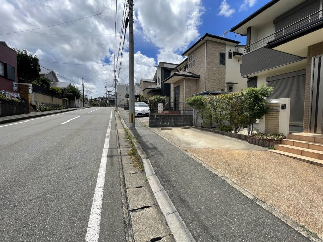 月隈2丁目戸建の前面道路含む現地写真