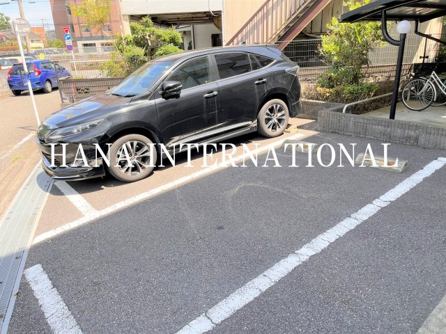 サンモールの駐車場